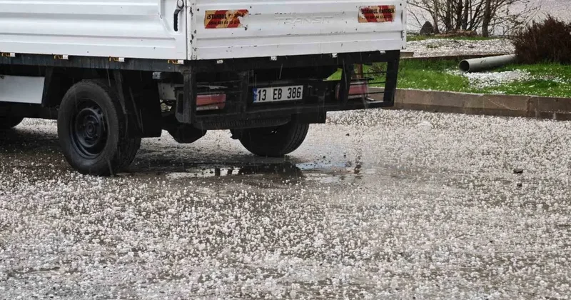 Aniden bastıran dolu, sürücülere zor anlar yaşattı