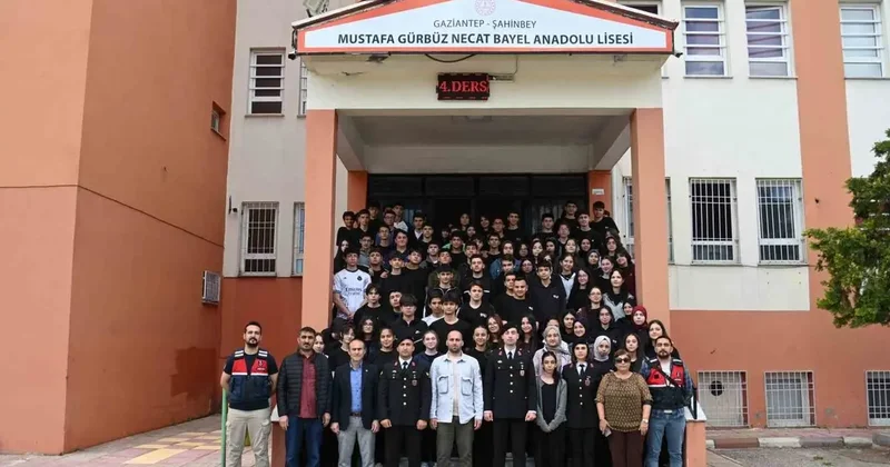 Gaziantep’te öğrencilere jandarma mesleği tanıtıldı