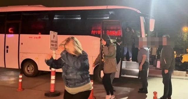 Tepebaşı Belediyesi ne yönelik operasyonda gözaltında şüpheler sağlık kontrolünden geçirildi Eskişehir Haberleri