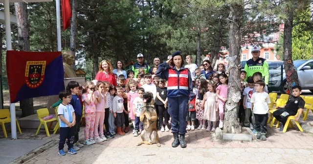 Bilecik te 60 öğrenciye jandarmadan güvenlik eğitimi Bilecik Haberleri