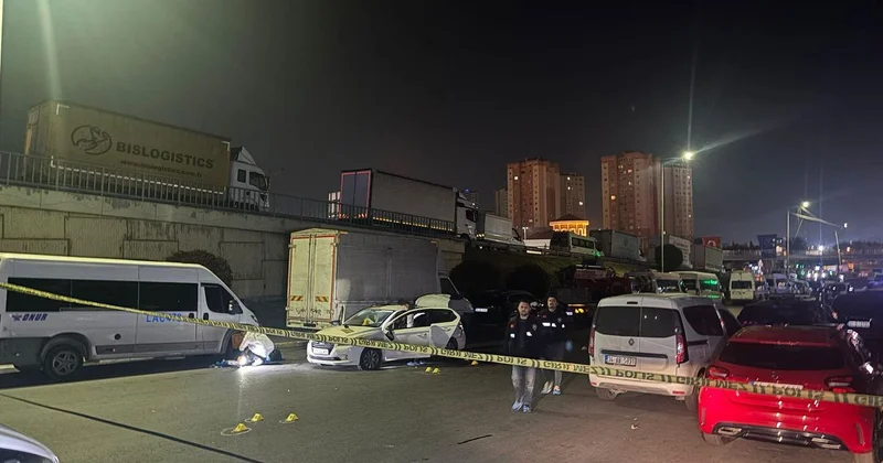 Küçükçekmece de bir otomobil dur ihtarına uymadı: 1 polis yaralandı