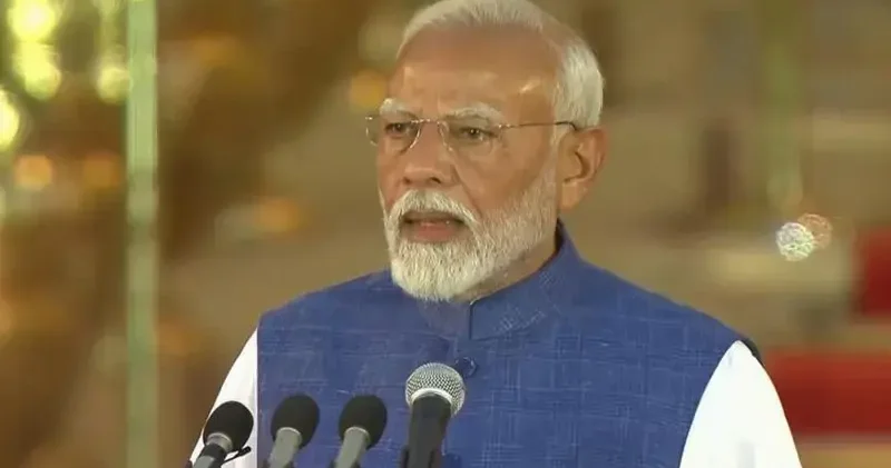 Hindistan Başbakanı Modi 5 ülkeyi kapsayan resmi ziyaret turuna başladı