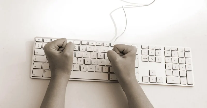 AB de internet kullanıcılarının yaklaşık yarısı çevrim içi nefret içerikleriyle karşılaştı