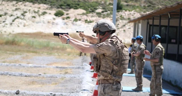 Jandarma Piyade Tüfeği ve Tabanca Atış Yarışması nın kazananları belli oldu İzmir Haberleri
