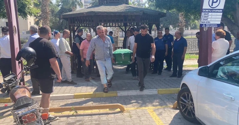 Son dakika: Mersin de parkta bir kişinin cansız bedeni bulundu Son dakika haberleri