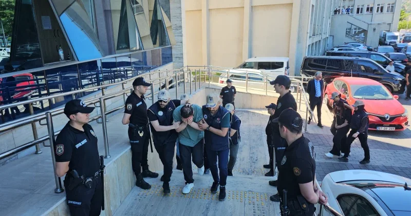 Zonguldak ta terör operasyonu: Üç üniversite öğrencisi tutuklandı Zonguldak Haberleri