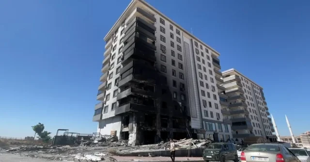 Şanlıurfa daki yangında 1 iş yeri ile 8 daire zarar gördü Şanlıurfa Haberleri