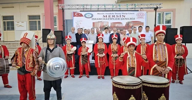 Mersin de İmam Hatip Okulları Şenliği yoğun katılımla gerçekleştirildi Mersin Haberleri