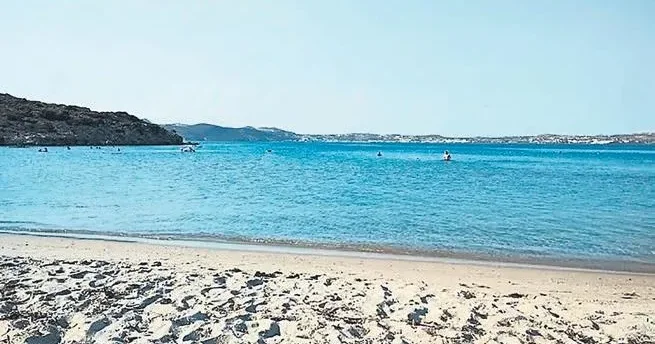 MEVLÜT TEZEL Plajlarda şezlong şemsiye yasağı!