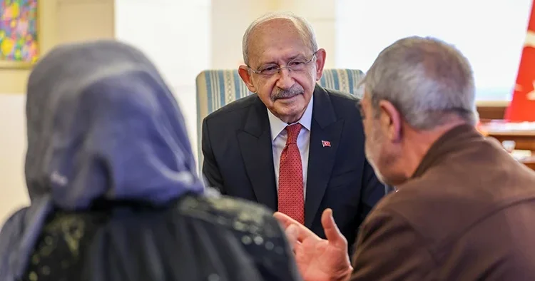 CHP şikayetini geri geçti; Kılıçdaroğlu Kolukısa çiftini makamında kabul etti