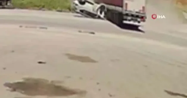 Kapıkule yolunda SUV araç ile tır çarpıştı: 2 si ağır 3 yaralı