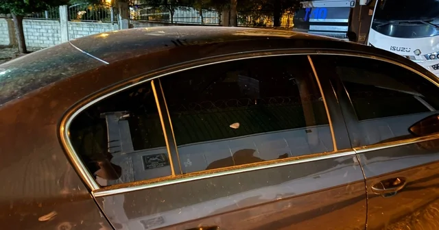 Sürüklenen tekne haberinden dolayı gazeteciye silahlı saldırı Önce sopalarla saldırdılar, sonra aracını takip edip silahla ateş açtılar Şanlıurfa Haberleri