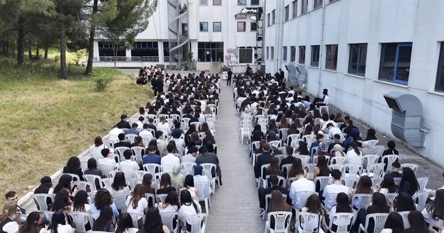Bursa nın en iyi liselerinin öğrencileri çalıştayda buluştu Tofaş Fen ve Bursa Erkek Lisesi öğrencilerinin işbirliğiyle düzenlenen çalıştayda 600 den fazla öğrenci ve 18 konuşmacı bir araya geldi Bursa Haberleri