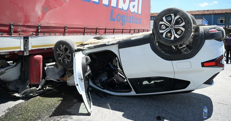 Edirne de SUV araç tırla çarpıştı: 1 ölü, 2 yaralı