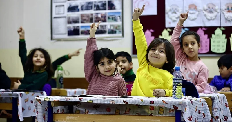 19 HAZİRAN DA OKULLAR TATİL Mİ? Öğrenci ve veliler dikkat! Yaz tatili erken mi başlayacak, 19 Haziran Cuma günü ders var mı? MEB 2026 tatil takvimi