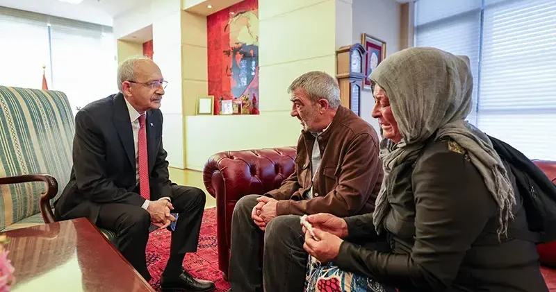 Kılıçdaroğlu, mağdur aileyi makamında kabul etti