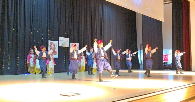 Miniklerin halk oyunları geceleri beğeni topladı Denizli Haberleri