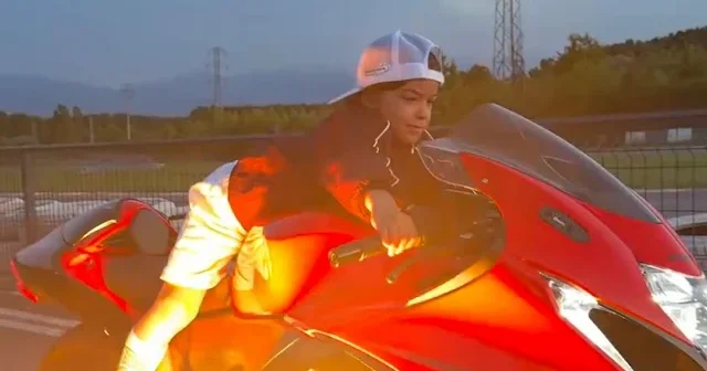 7 yaşındaki Zayn Sofuoğlu 450 beygirlik motosiklet kullandı VİDEO İZLE