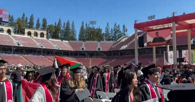 Stanford mezuniyetinde Google CEO’suna şok: Sundar Pichai sahneye çıkınca töreni terk ettiler VİDEO İZLE