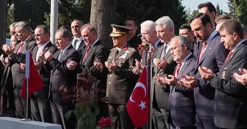 Edirnekapı da 15 Temmuz Şehitliği nde anma töreni