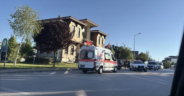 Odunpazarı nda bıçaklı kavga: Polisin dikkati olayın büyümesini engelledi Eskişehir Haberleri Habertürk Yerel Haberler