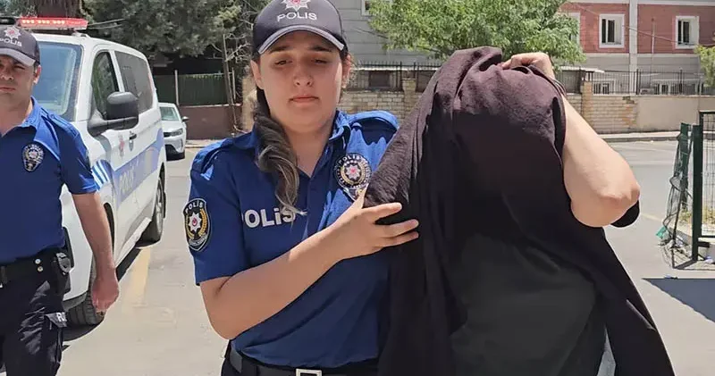 Hemşire kıyafetiyle bebek kaçırmaya çalıştığı iddia edilen şüpheli adliyede