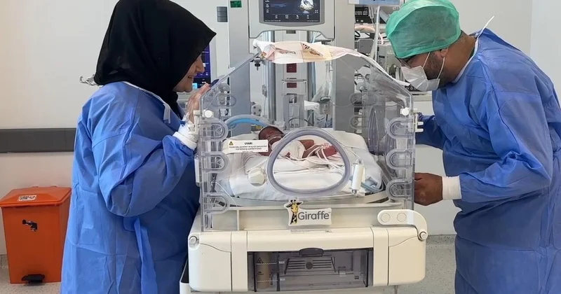 Anne karnındaki müdahale ayrık omurgalı bebeğin sağlıklı doğmasını sağladı