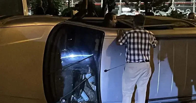 Kayseri’de yan yatan hafif ticari aracının içine girip 1 saat eşya topladı