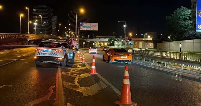 İstanbul da 15 Temmuz Şehitler Köprüsü ve bazı yollar trafiğe kapatıldı