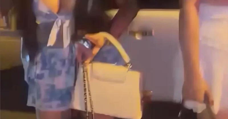 Etiler de olaylı yolculuk! Kadın turistler ücret vermemek için...