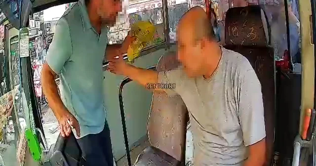Otobüs şoförü ile otomobil sürücüsü arasındaki tartışma kamerada Adana Haberleri Habertürk Yerel Haberler