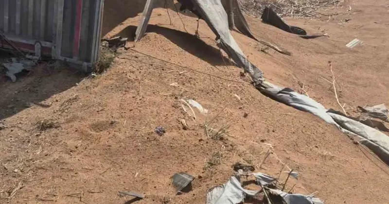 Uzunköprü’de buğday yüklü kamyon devrildi: 1 yaralı