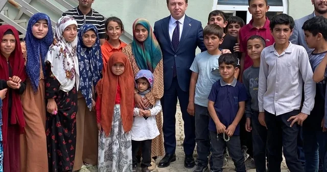 Yüksekova Kaymakamı Hülür, çocukların havuz isteğini geri çevirmedi Hakkari Haberleri Habertürk Yerel Haberler