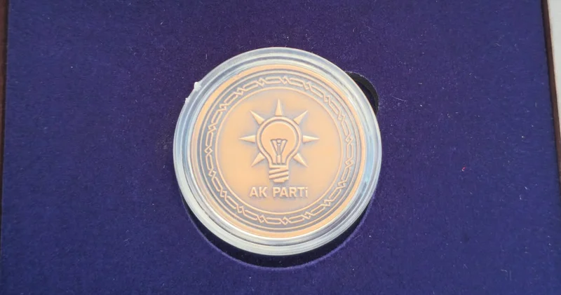 AK Parti, 25’inci yılına özel plak, almanak ve madalyon hazırladı