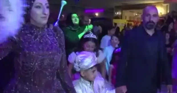 Ankara haberleri Ankara da sünnet düğününde servet takıldı! Paralar valize sığmadı 15 Ağustos 2026