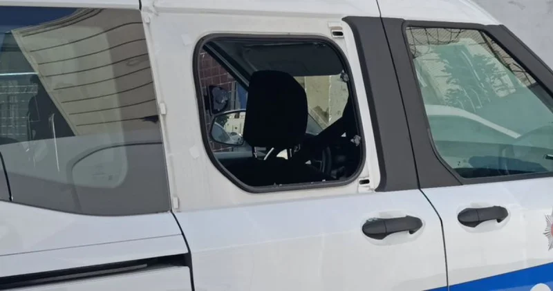 Son dakika: Şanlıurfa da polis aracının camını bıçakla kırıp ekiplere saldırdı Son dakika haberleri