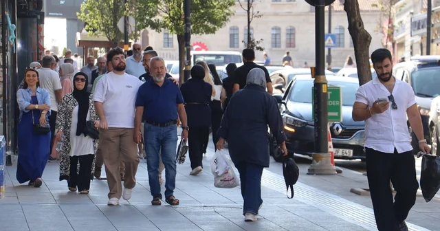 Avrupa da bozulan ekonomi Sivas esnafına yansıdı Nüfusunun büyük bir kısmı gurbette yaşayan Sivas esnafı, Avrupa da bozulan ekonomi nedeniyle son 3 yıldır gurbetçilerden umduğunu bulamadı Sivas Haberleri Habertürk Yerel Haberler