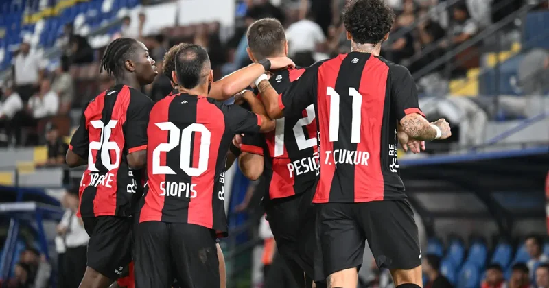 İstanbul derbisini 6 dakikada 2 gol atarak kazandılar