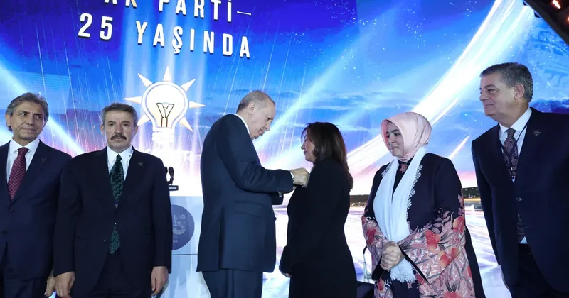 Erdoğan rozetini taktı, tarihe geçti! AK Parti’nin ilk Süryani Başkanı