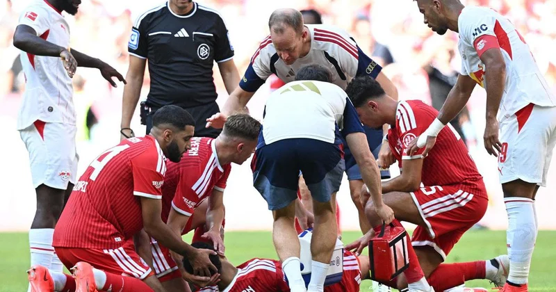Bayern Münih Leipzig maçında korkutan anlar! Yıldız futbolcu bayıldı