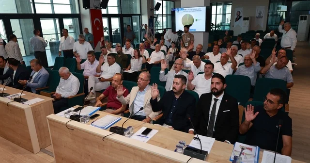 Hatay büyükşehir Belediyesi, savaşın izlerinin silindiği Suriye nin 2 kentine araç hibe edecek HBB Meclisi Ağustos ayı toplantısını gerçekleştirdi Hatay Haberleri Habertürk Yerel Haberler