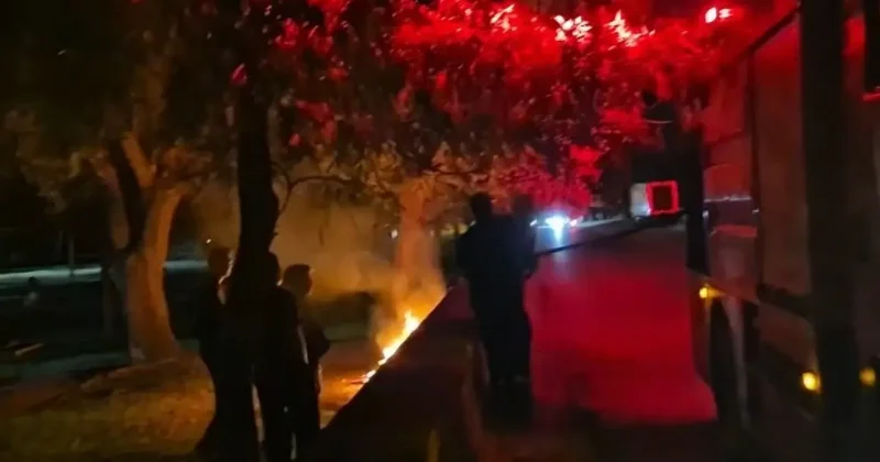 Parkta kasten çıkarılan yangın ekipleri teyakkuza geçirdi