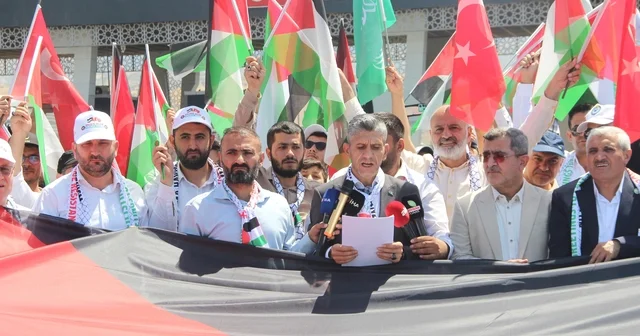 Habur Sınır Kapısı nda Irak ta bekletilen Filistin Konvoyu için basın açıklaması düzenlendi Şırnak Haberleri Habertürk Yerel Haberler
