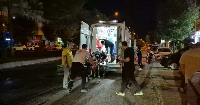 Refüj sulaması sebebiyle ıslanan yolda motosikleti devrilen kurye yaralandı Eskişehir Haberleri Habertürk Yerel Haberler