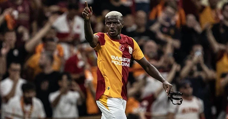 Victor Osimhen den transfer yanıtı: Görür ve düşünürüz!