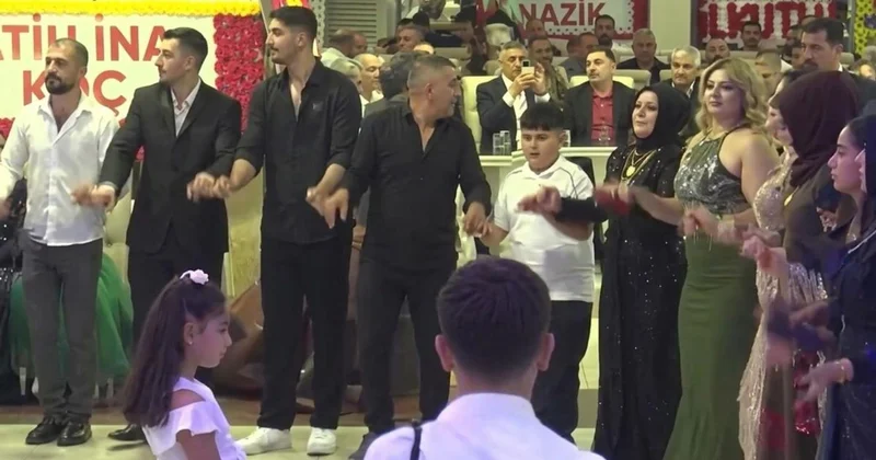 Aşiretin sünnet düğününde milyonlar havada uçuştu: İşte takılan para