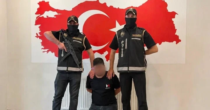 İçişleri duyurdu: Yeni nesil suç örgütü üyeleriyle irtibatlı şüpheli Bakü’de yakalandı
