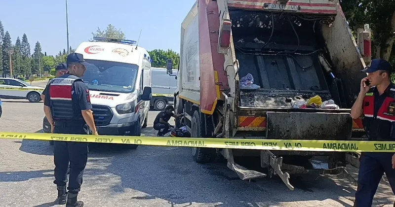 Temizlik işçisi görev yaptığı çöp kamyonunun altında kalarak hayatını kaybetti
