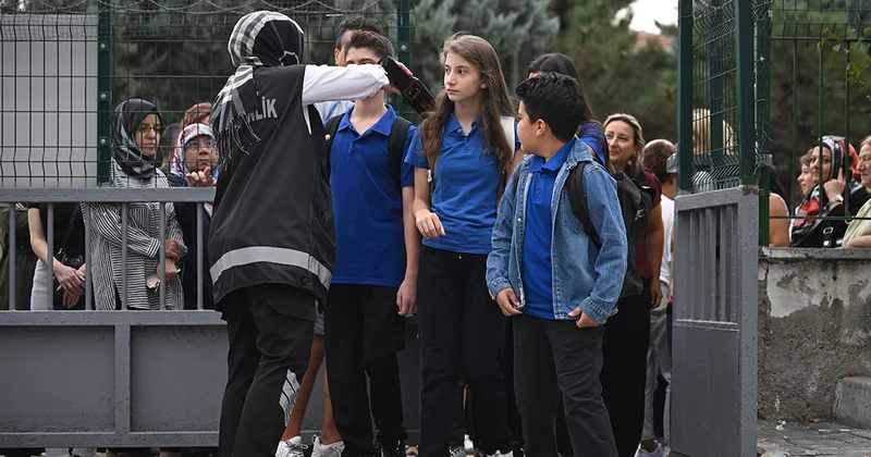 Okullarda dedektör var ama eğitim kitapsız başladı Sözcü Gazetesi