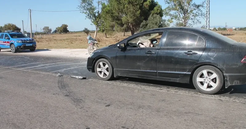 Manyas’ta otomobil motoiklete çarptı: 1 ölü
